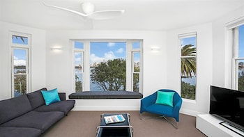 Modern Apartment With Sydneys Finest Views CP308 - VIC Tourism 6