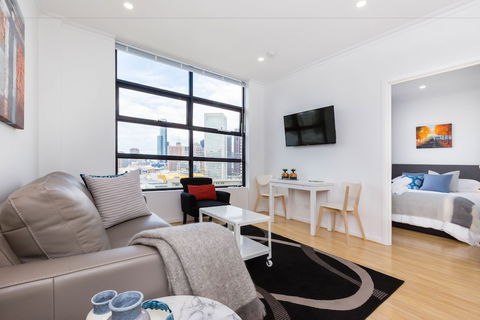 ROLAND, 1BDR Melbourne Apartment - VIC Tourism 2