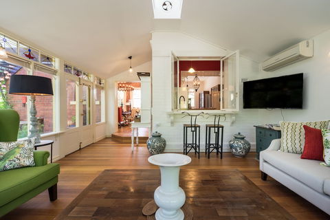 The Eaglehawk Country House Hotel Maldon - VIC Tourism 5