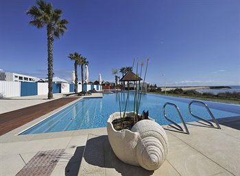 Waters Edge Luxury At Mandurah - VIC Tourism 1