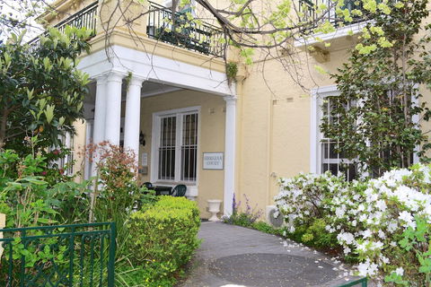 Georgian Court Bed & Breakfast - VIC Tourism 1