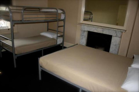 Glenelg Beach Hostel - VIC Tourism 3