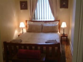 Royal Apartments - VIC Tourism 3