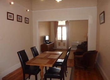 Royal Apartments - VIC Tourism 0