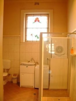 Royal Apartments - VIC Tourism 1