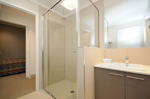 Laguna Apartments - VIC Tourism 6