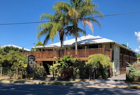 Five 3 Five - The Beachside Barracks - VIC Tourism 2