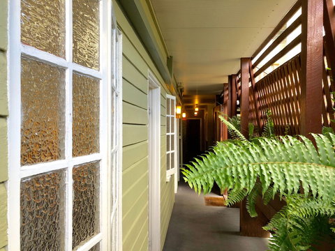 Five 3 Five - The Beachside Barracks - VIC Tourism 3