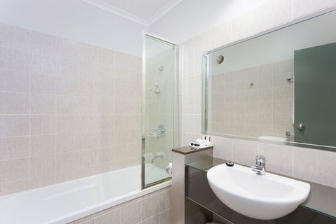 Rocklea International Motel - VIC Tourism 5