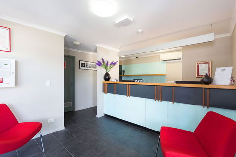 Rocklea International Motel - VIC Tourism 3