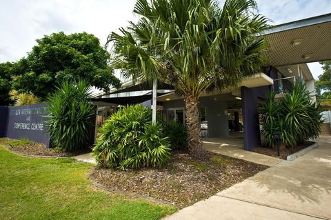 Rocklea International Motel - VIC Tourism 0