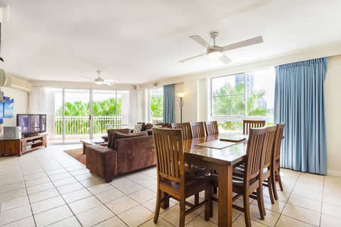 La Grande Apartments Broadbeach - VIC Tourism 1