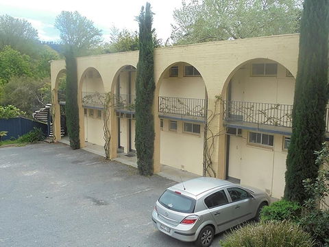 Riverbank Park Motel - VIC Tourism 1