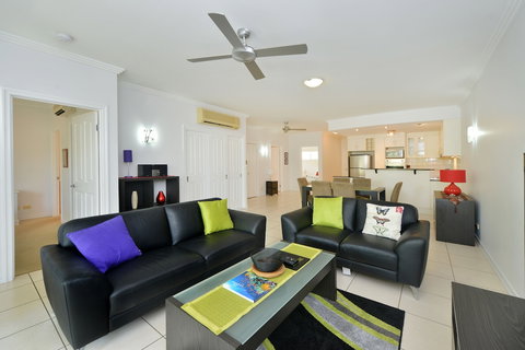 Bellevue At Trinity Beach - VIC Tourism 6