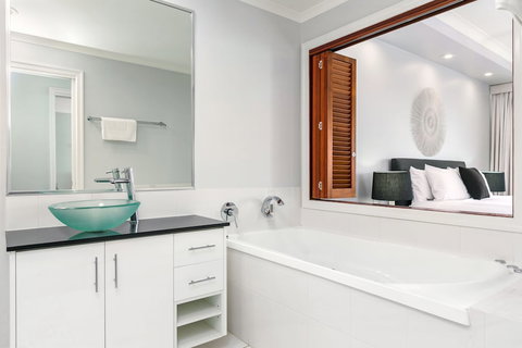 Bellevue At Trinity Beach - VIC Tourism 3