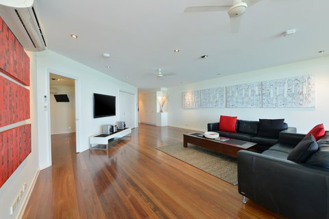 Bellevue At Trinity Beach - VIC Tourism 4