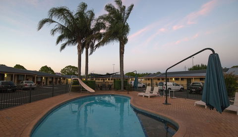 James Street Motor Inn - VIC Tourism 1