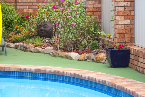 Crescent Motel - VIC Tourism 5