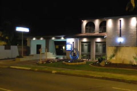 Alabaster Motor Inn Taree - VIC Tourism 5