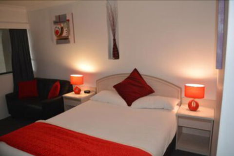 Alabaster Motor Inn Taree - VIC Tourism 1