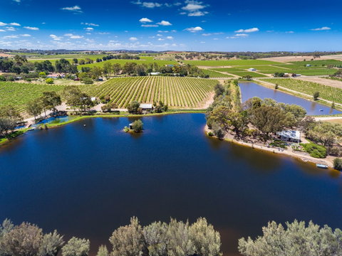 Stonewell Cottages & Vineyards - VIC Tourism 0