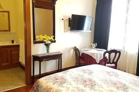 The Postmaster Inn BnB - VIC Tourism 5