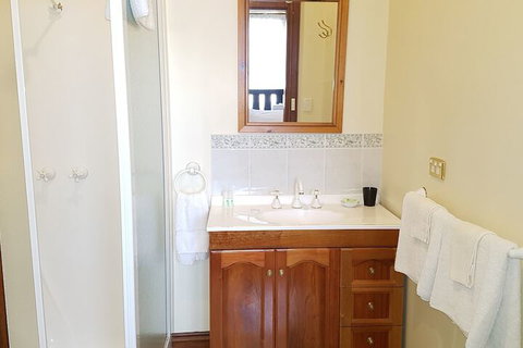 The Postmaster Inn BnB - VIC Tourism 7