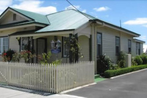 The Postmaster Inn BnB - VIC Tourism 0