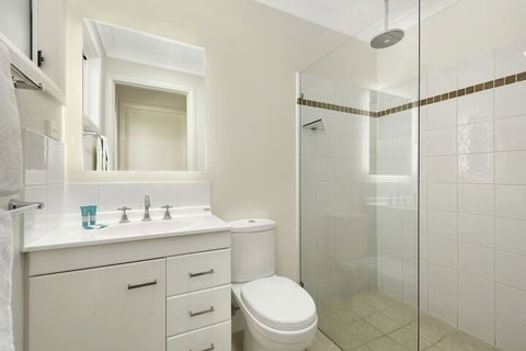 Flynns On Surf Beach Villas - VIC Tourism 4