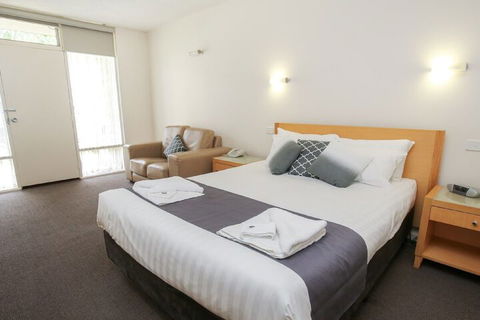 Sandors Motor Inn - VIC Tourism 6