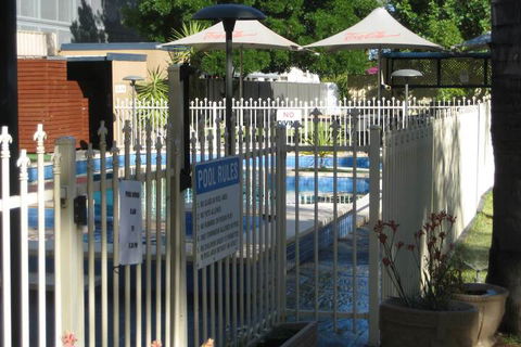 Sandors Motor Inn - VIC Tourism 2