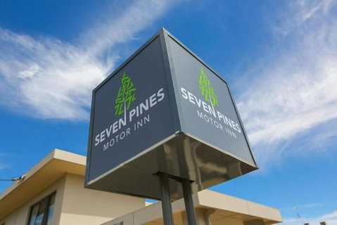 Seven Pines Motor Inn - VIC Tourism 2