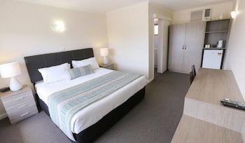 Seven Pines Motor Inn - VIC Tourism 3