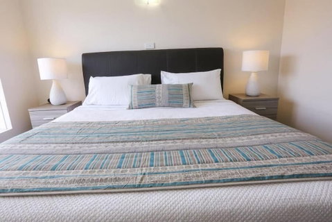 Seven Pines Motor Inn - VIC Tourism 6