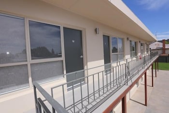 Seven Pines Motor Inn - VIC Tourism 1