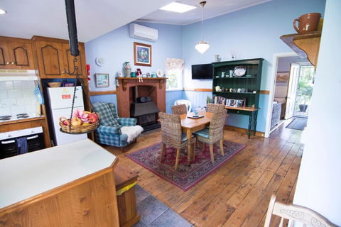 Pammys Palace - VIC Tourism 5