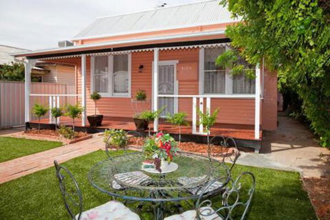 Pammys Palace - VIC Tourism 0