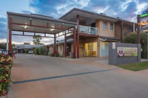 Emerald Inn - VIC Tourism 0
