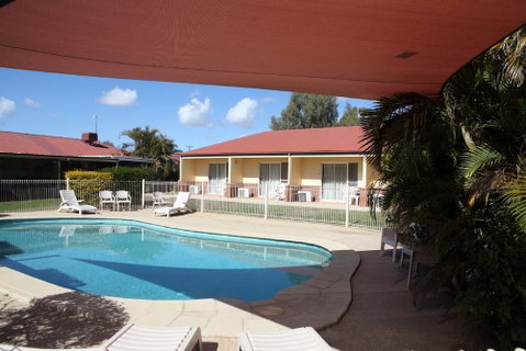Emerald Explorers Inn - VIC Tourism 1