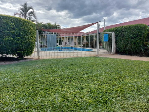 Emerald Explorers Inn - VIC Tourism 2