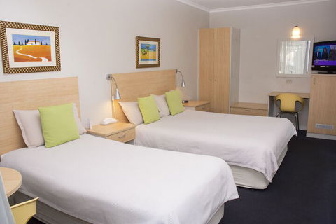 Nebula Motel Cooma - VIC Tourism 7
