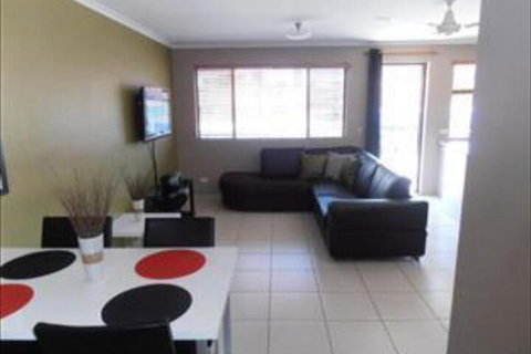 Beachside Court Holiday Apartments - VIC Tourism 3