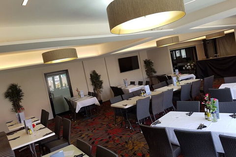 Windsor Hotel Dalby - VIC Tourism 3