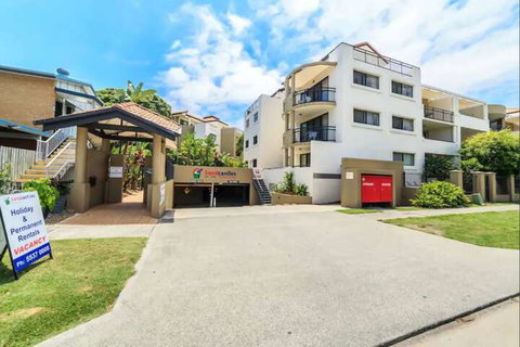 Gold Coast Apartment At Sandcastles On Broadwater - VIC Tourism 1