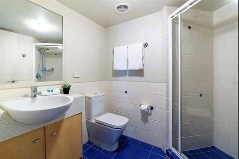 Gold Coast Apartment At Sandcastles On Broadwater - VIC Tourism 4