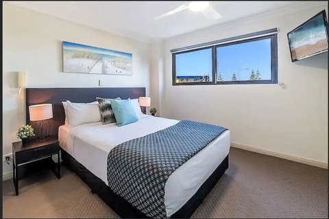 Gold Coast Apartment At Sandcastles On Broadwater - VIC Tourism 7