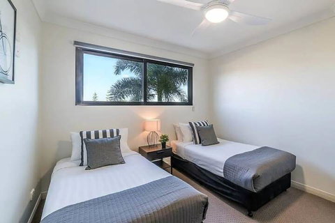 Gold Coast Apartment At Sandcastles On Broadwater - VIC Tourism 5
