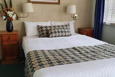 MAS Country Colonial Motor Inn - VIC Tourism 4