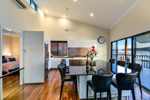 NEWLY BEAUTFULLY RENOVATED 16 The Casuarina 3 Bedroom House With 180 Degree Ocean Views - VIC Tourism 5