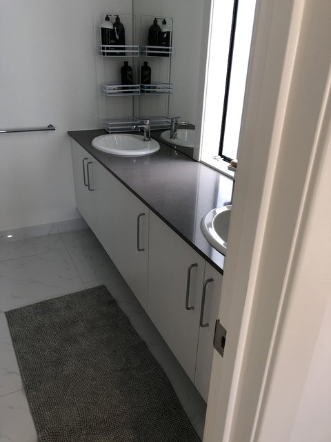 Apple House Upper Point Cook - VIC Tourism 3